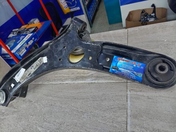 Tijera de Suspensión Derecha para Hyundai i30 - Imagen 2